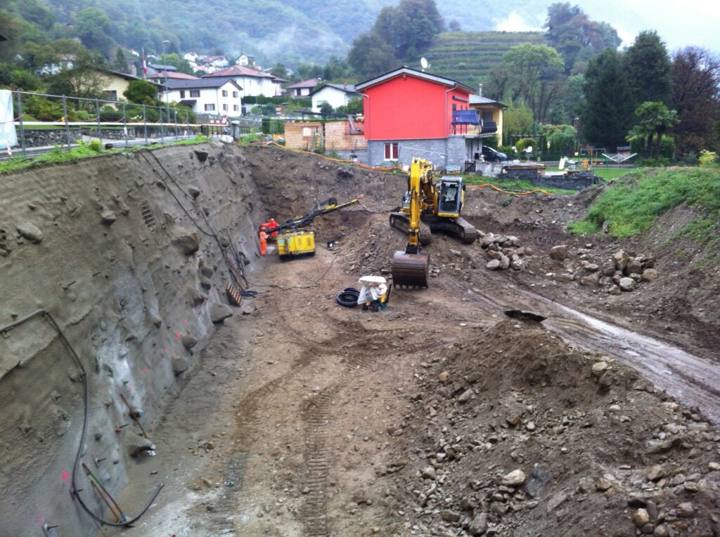 Scavo a Lumino (Ticino) nell'ambito di progetto di ingegneria civile.