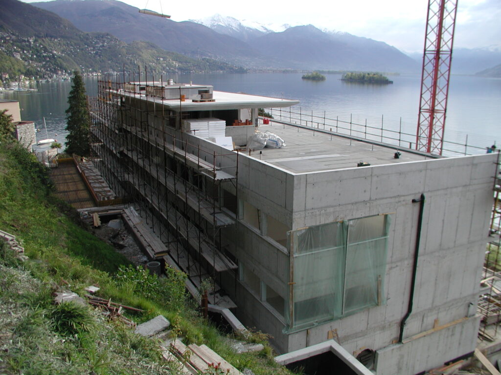 Lavori di genio civile presso il centro Miralago a Brissago (Ticino).